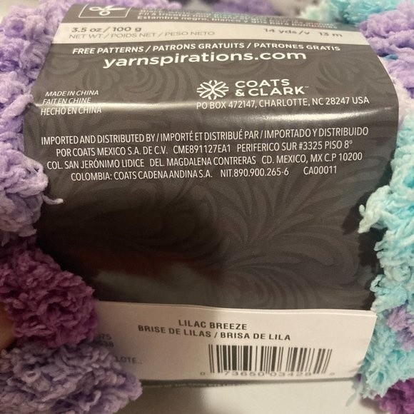 Red Heart Pomp A Doodle Jumbo Yarn Lilac Breeze Light Dark Purple Blue - Picture 5 of 15